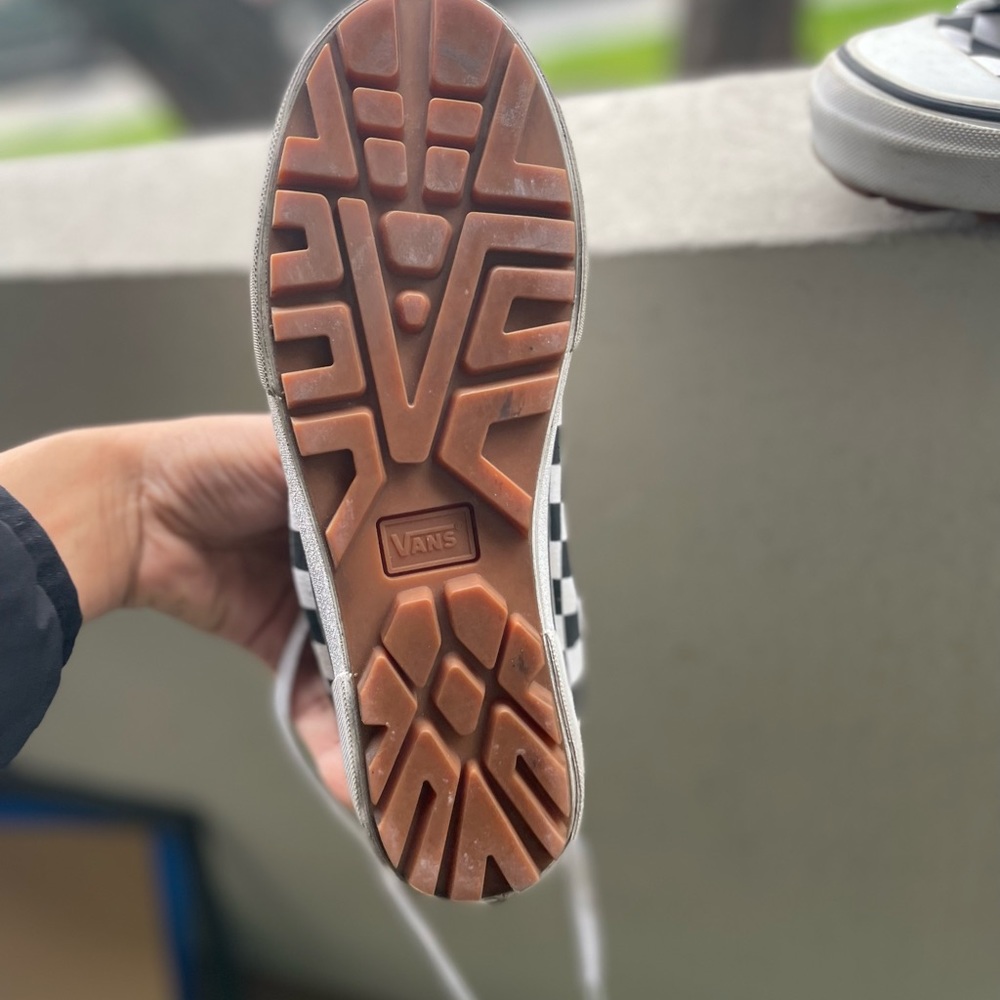 Vans - Picture 3 of 3